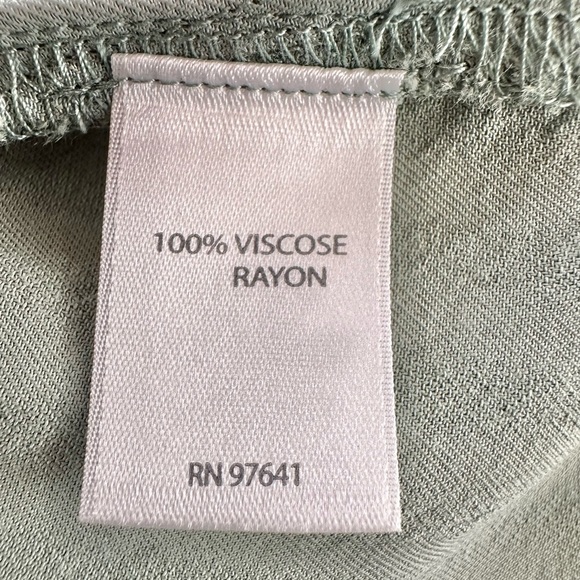 J.Jill Pintucked Popover Tunic in Mineral Sage Green Blouse Size Small Petite - Picture 10 of 13